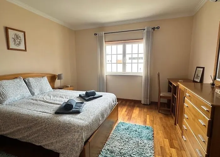 Tatil Evi Toca Dos Coelhos Silveira (Lisbon)